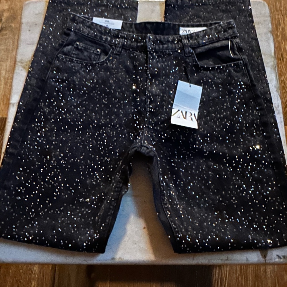 THE EMBELLISHED MID RISE FIT 
ZARA